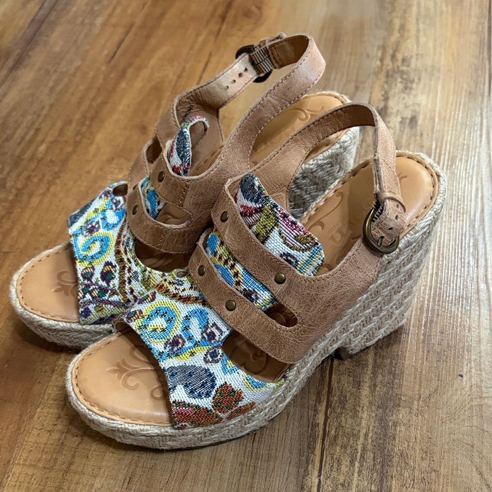 Born Brewster Platform Wedge Sandal Tapestry Leather espadrille Heel Size 8M - Picture 3 of 10